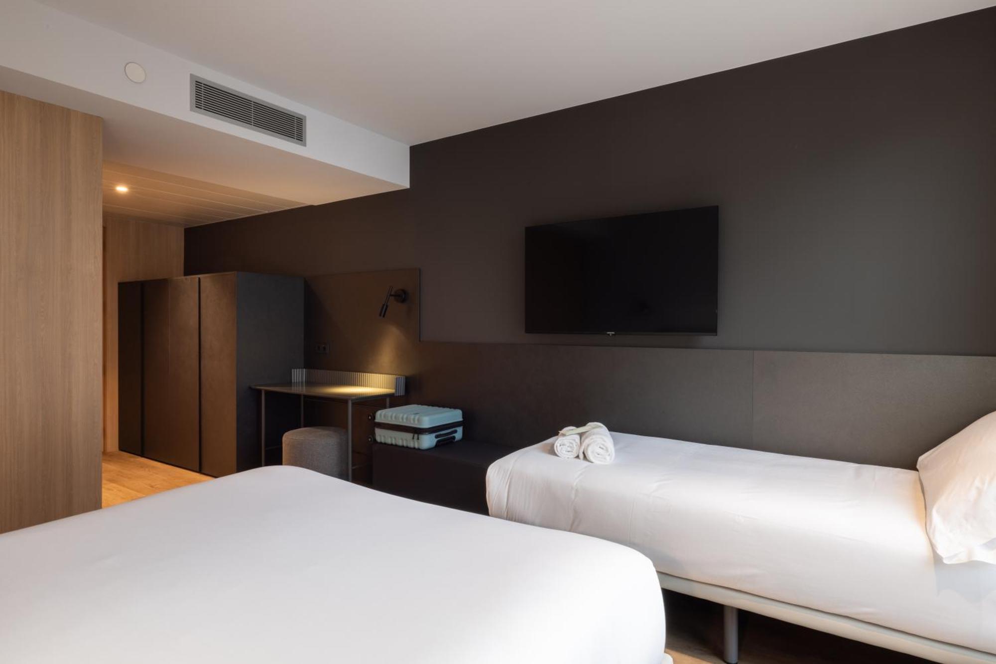 Hotel Sb Win 4 Sup Sant Feliu de Llobregat Esterno foto